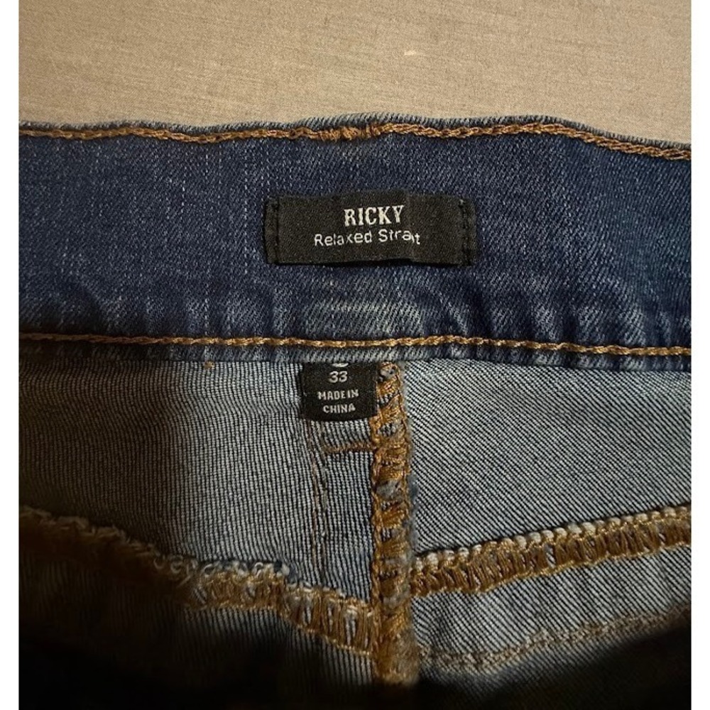 True Religion Ricky Relaxed Straight Denim Shorts Mens Distressed Raw Hem 33X11 - Picture 3 of 9
